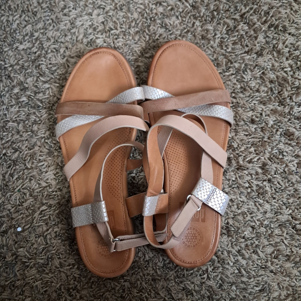 Fitflop Lumy Criss Cross Sandal Peachy Silver Snake Hook And Look Sz. 10